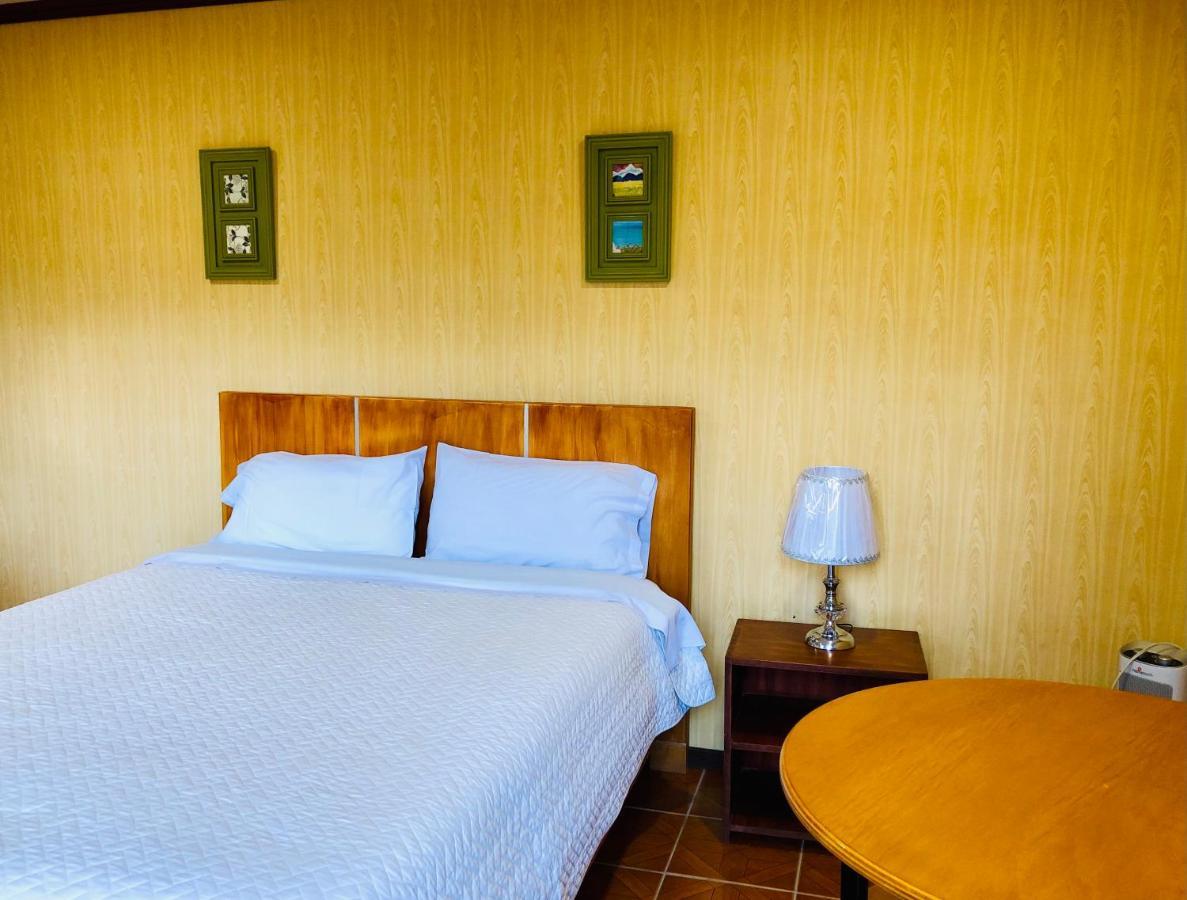 Хостел Quito Terrace Екстер'єр фото