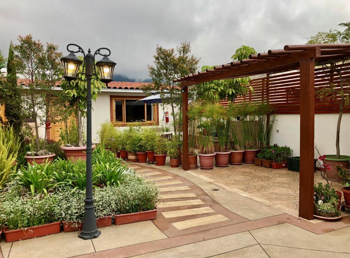 Хостел Quito Terrace Екстер'єр фото