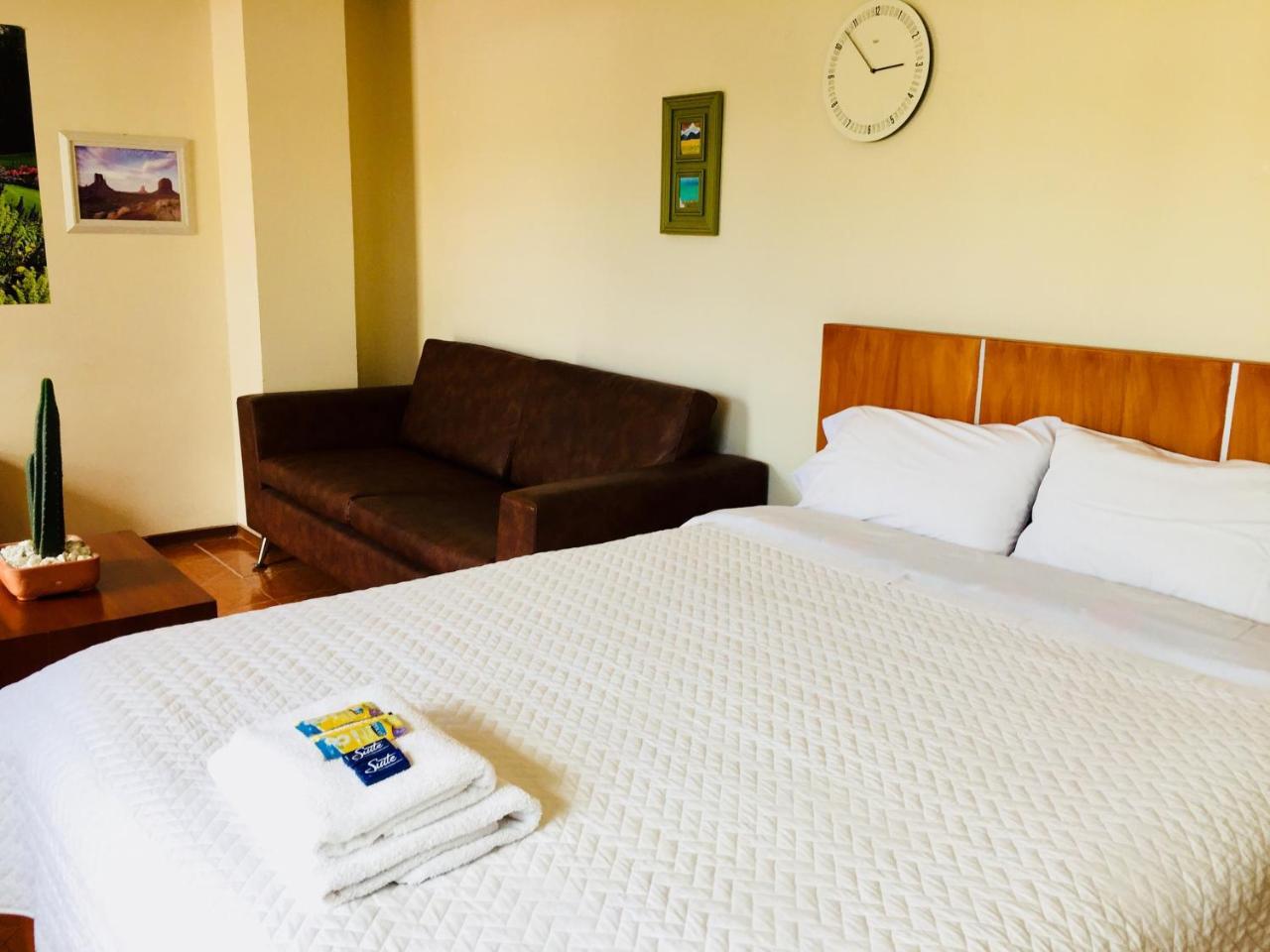 Хостел Quito Terrace Екстер'єр фото